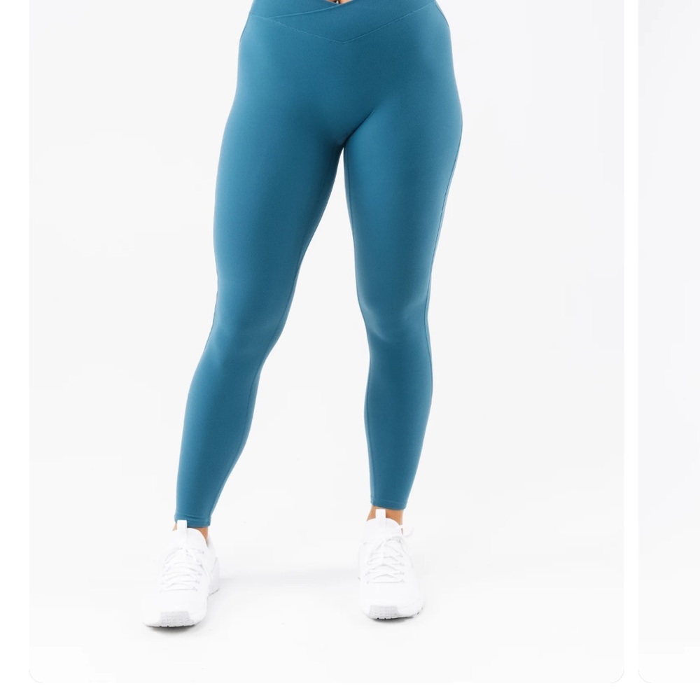 Alphalete Ocean Blue Leggings